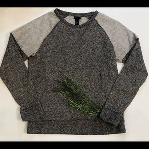 Heather gray H&M crewneck • M • Fitted sweatshirt